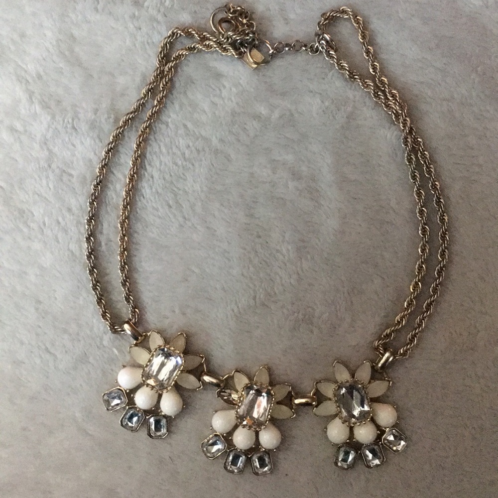 Banana republic statement necklace